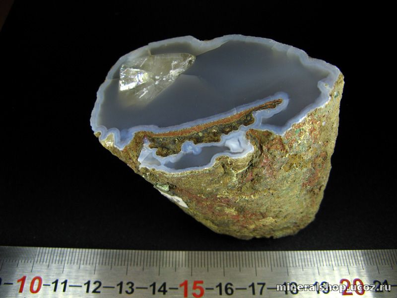 Агат с включением кристалла кальцита (МИ 126)